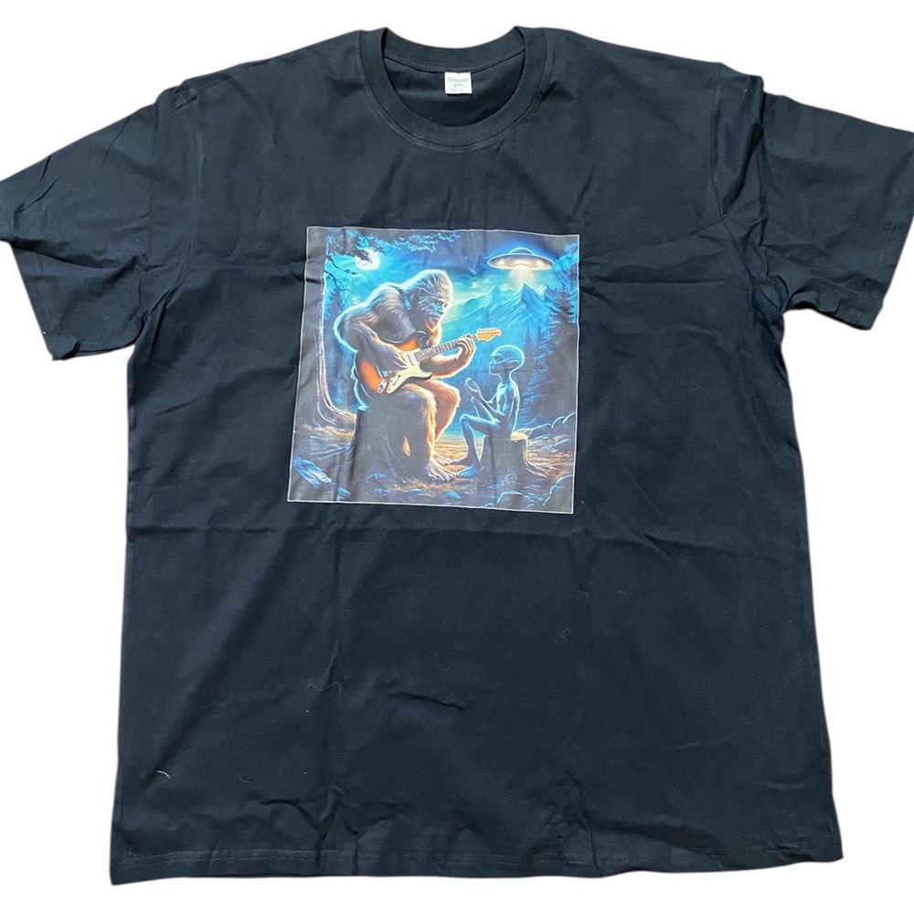 Black Graphic Men's T-Shirt - Picture 1 of 6